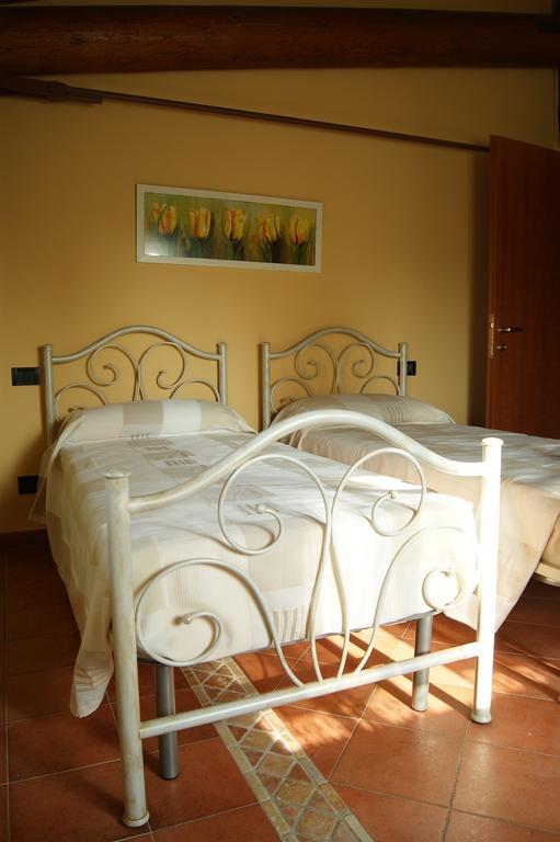 Olea Dei Holiday Apartments San Felice del Benaco Room photo